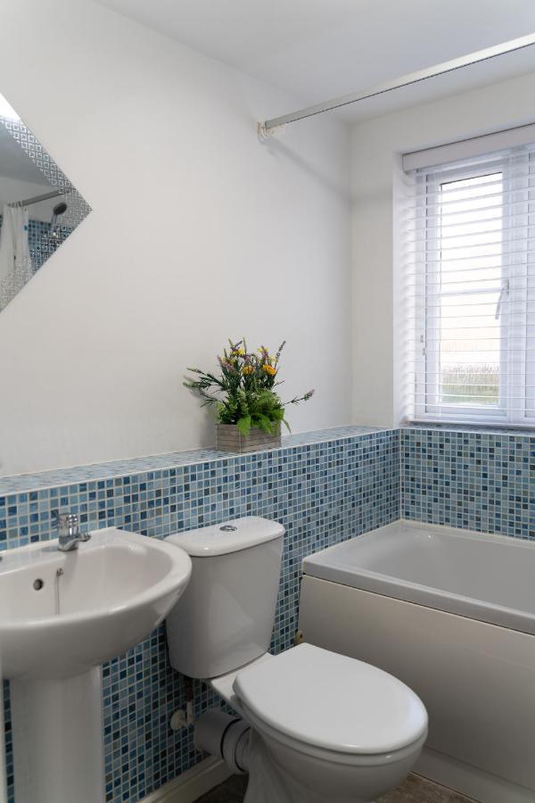 3 Smart Tvs, Sleeps 3, Van Parking, Fast Wifi Corby Exteriér fotografie